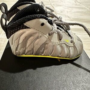 2c infant silver foamposite